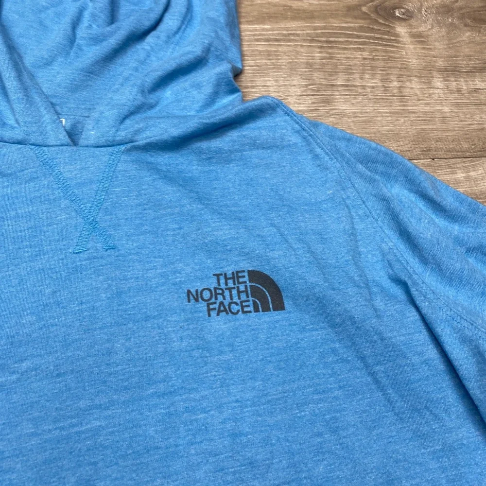 The North Face Hoodie Mens XL Blue Lightweight Pullover Activewear Outdoor